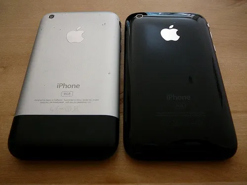 Задняя панель iPhone 2G и iPhone 3G