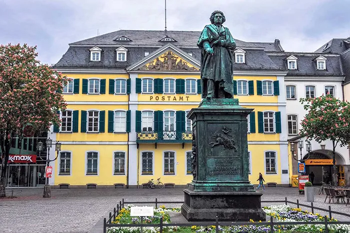 Мемориал Бетховена в его родном городе Бонне.