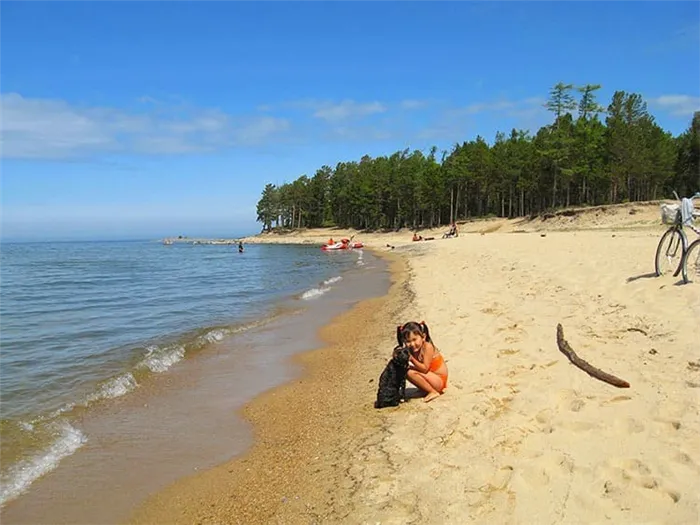 Песчаный пляж в поселке Горятинск