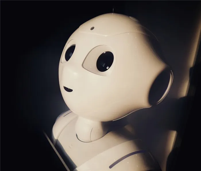 Робот якобы управляемый искусственным интеллектом