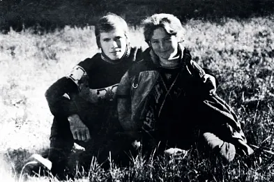 Студенты Василий Голубев и Ольга Копылова на уборке картошки, сентябрь 1976 года.