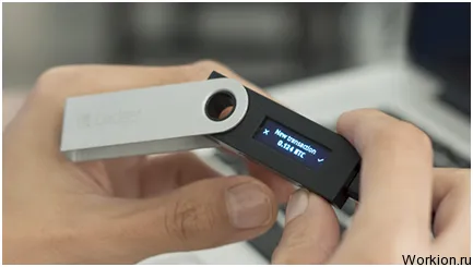 Аппаратный кошелек Ledger Nano S для холодного хранения криптовалют