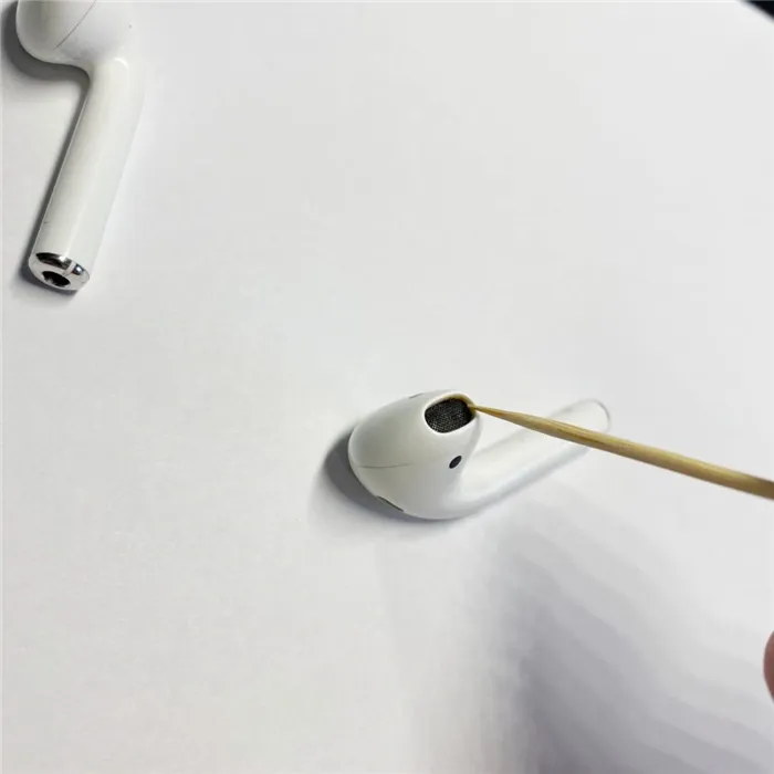 Как почистить наушники Apple Airpods от серы