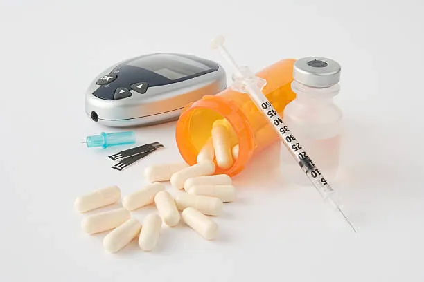 инсулин, глюкометр, тест-полоски
