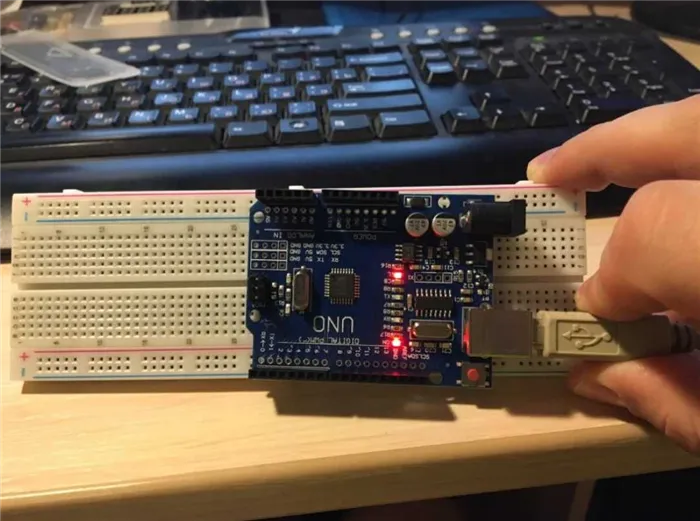 Комплект для начинающих Arduino UNO R3jpg