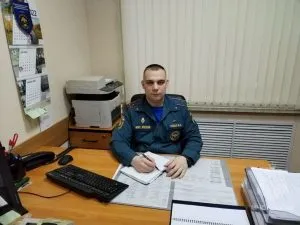 Сотрудник нижегородского МЧС Максим Зайцев спас пять человек из горящего дома