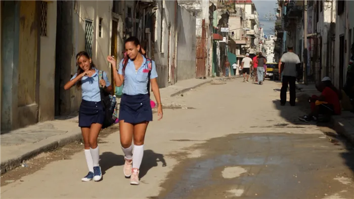 Куба. Школьницы в Гаване