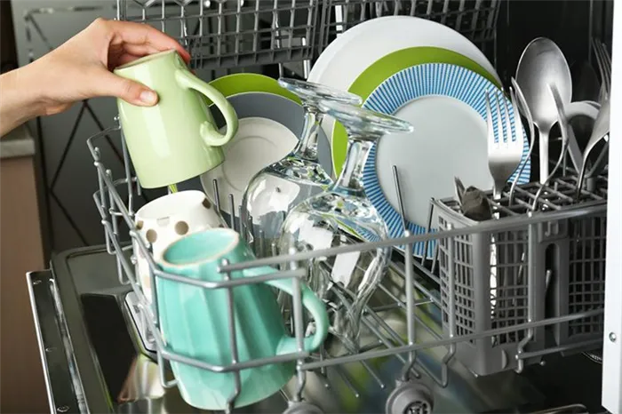 Посудомойку и стиралку надо заполнять полностью