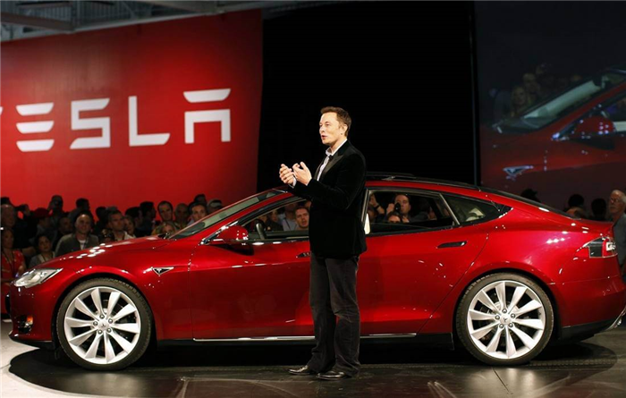 Открытие автомобиля Tesla фото Илона Маска - American Butler